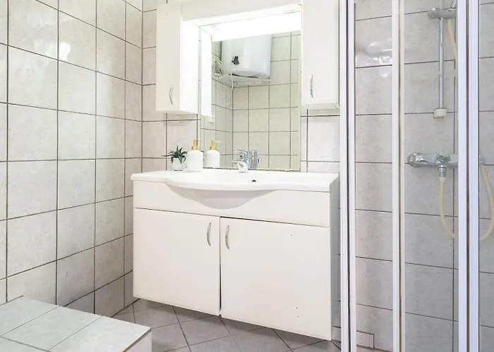 Апартаменты Cosy In The Heart Of 